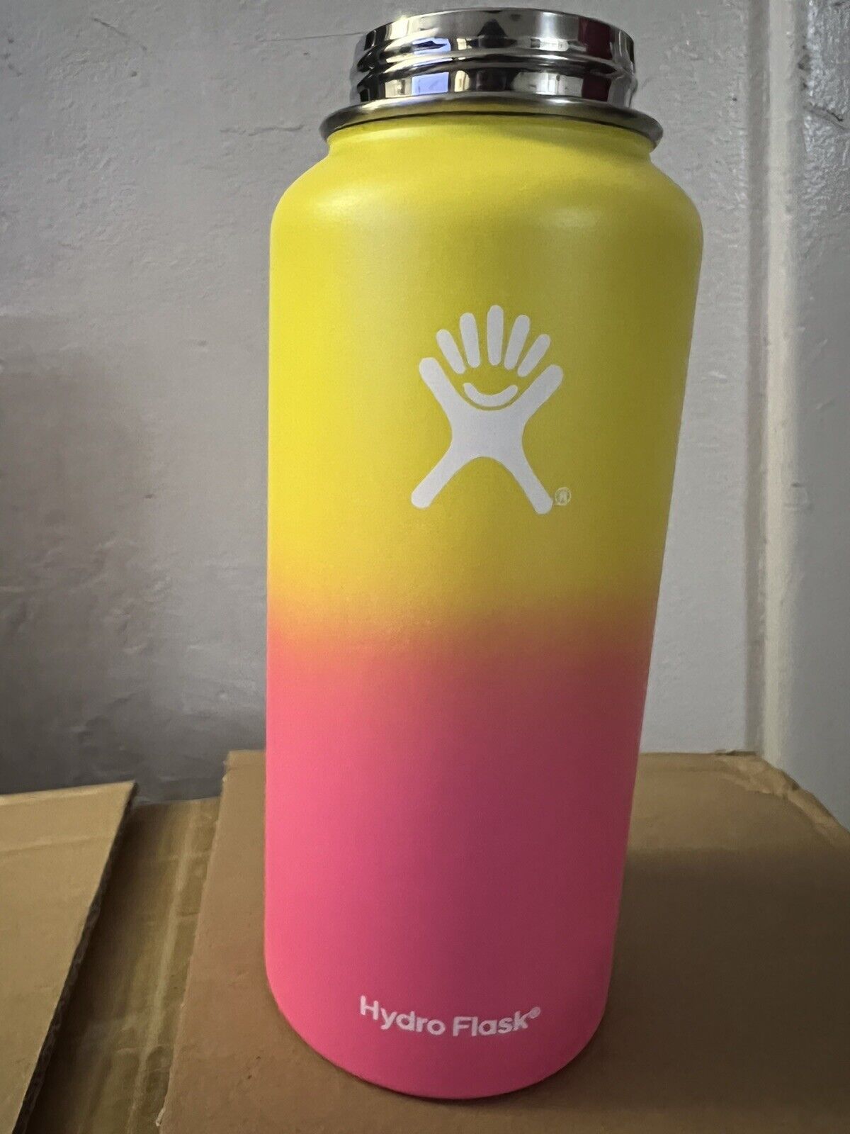 32 Oz. Hydroflask With Straw Lid Stainless Steel Tumbler Sunset Colors