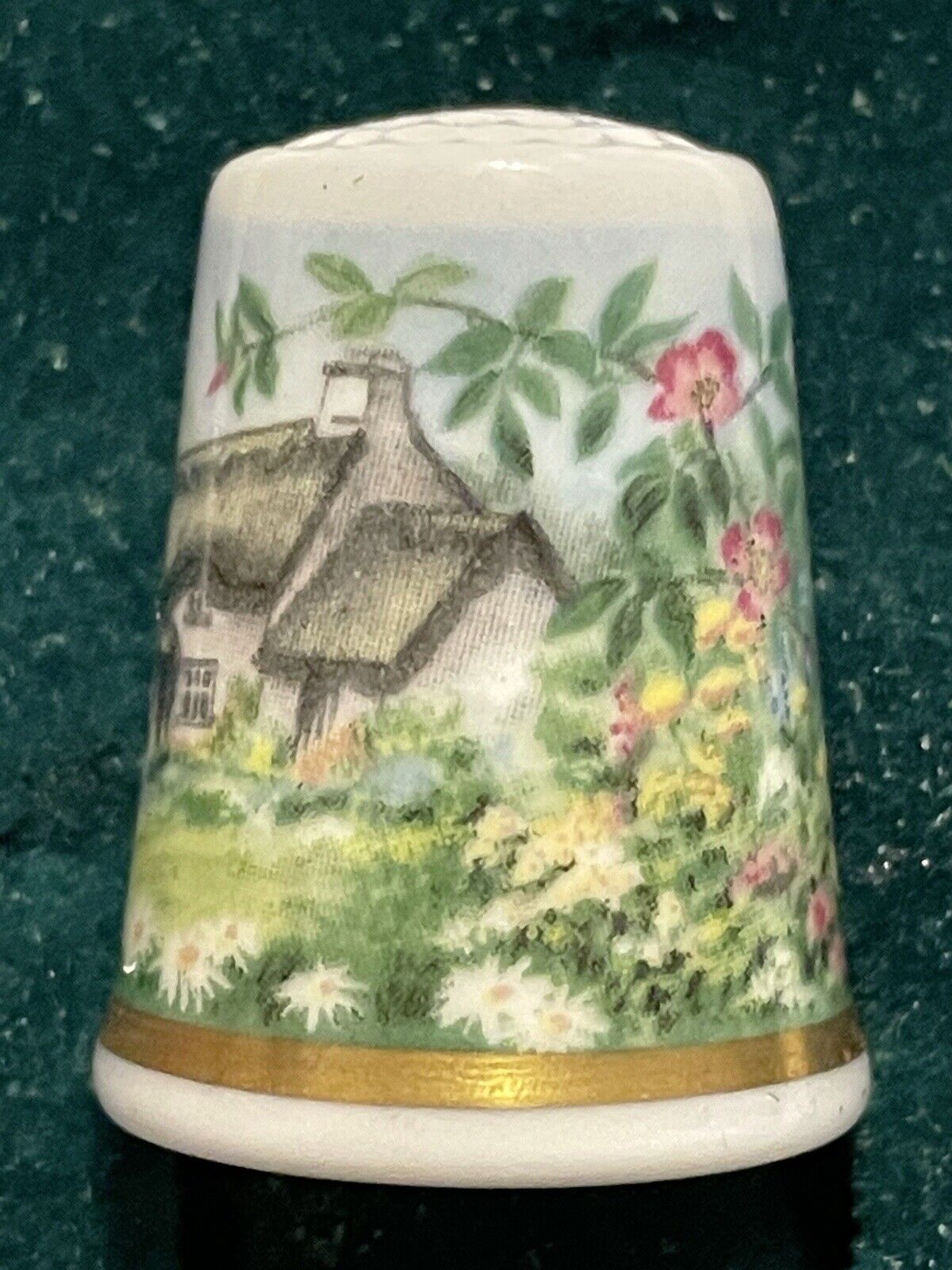 Royal Worcester - Country "cottage Garden" Thimble - Fine Bone China England