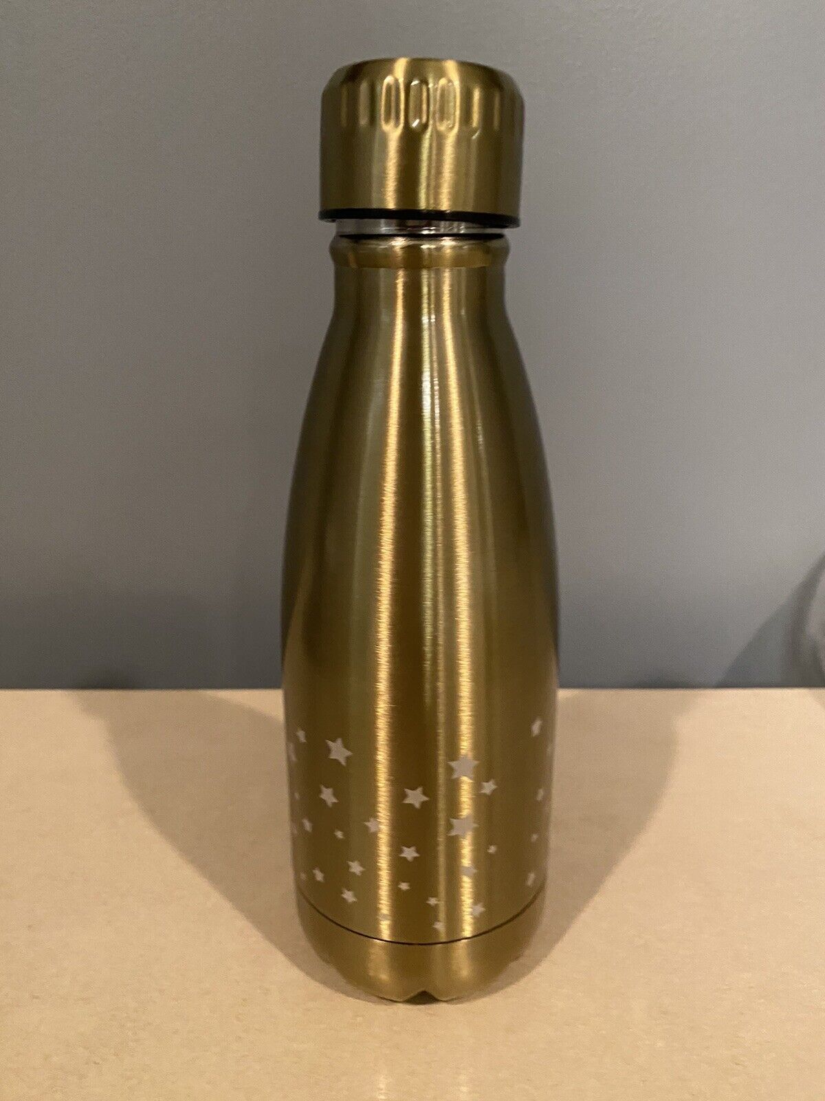 New Metal Reusable Water Bottle, Medium Size, Gold With Stars